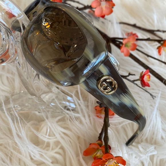 💞GUCCI 💞gorgeous sunglasses - Picture 4 of 17